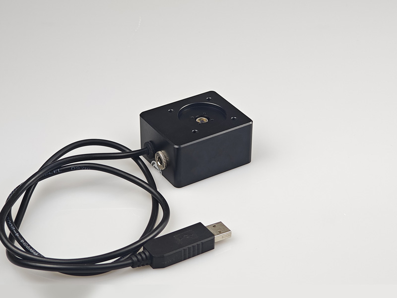 FLD01光電探測器采用大跨阻放大器，內(nèi)部集成ADC和MCU，可將采集到的光電信號(hào)轉(zhuǎn)換成數(shù)字量，通過串口傳輸?shù)诫娔X，用來分析/顯示等